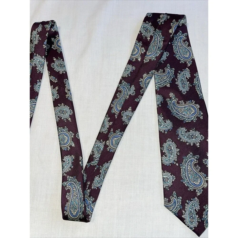 Christian Dior Men’s Dress Tie Size 55” Purple Paisley 100% Silk Business Formal